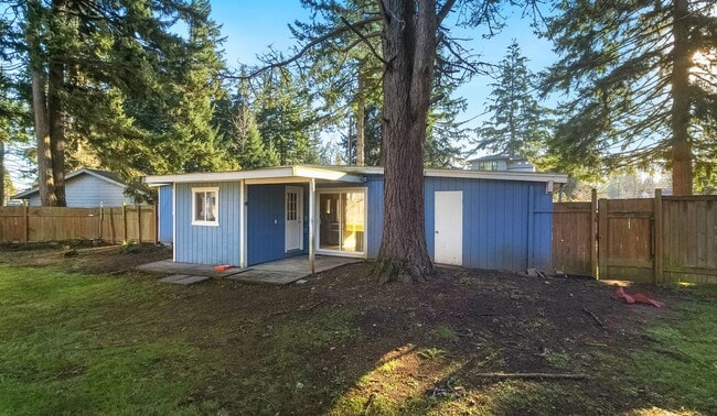 Building Photo - Bright Rambler in Quiet, Convenient Neighborhood