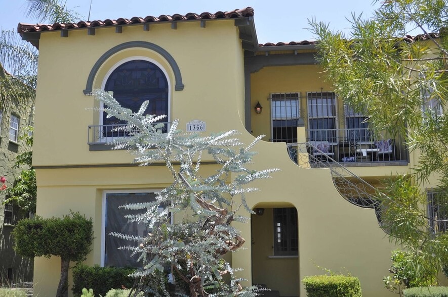 Building Photo - 1354 S Cloverdale Ave