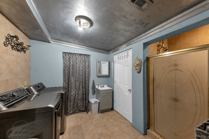 Building Photo - 1410 N Druid Hills Rd