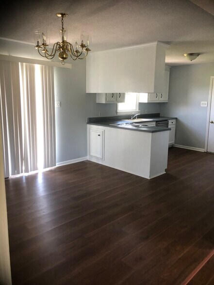 Building Photo - 112 Kelly Ct