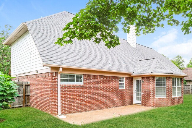 Building Photo - 11215 Ram Hill Cove