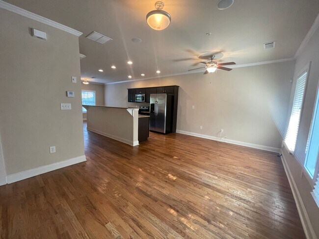 Building Photo - PRE-LEASING FOR AUGUST 2025!