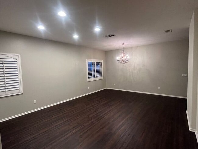 Building Photo - 35736 Emily Ave