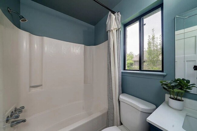 Building Photo - 4 Bedroom 2 Bath House in Corey Woods - Summerville