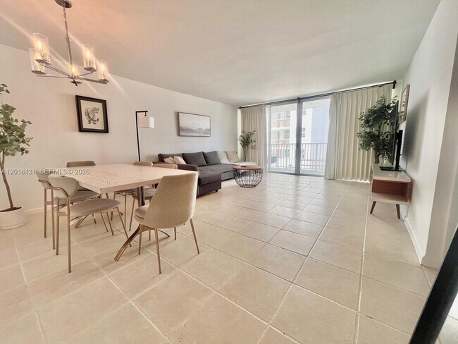 Building Photo - 5838 Collins Ave