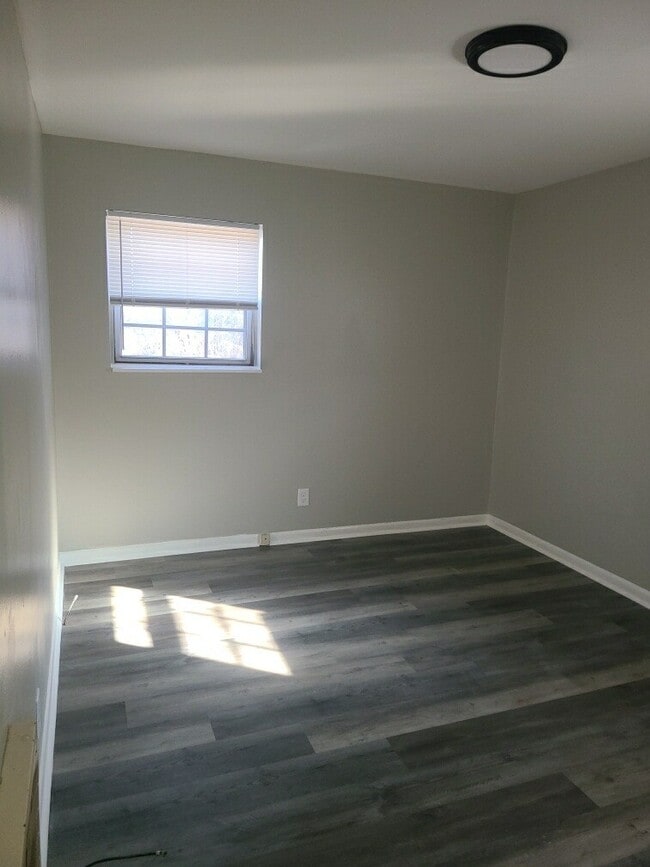 Building Photo - 712 28th Ave N