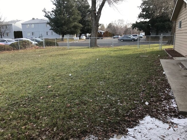 Building Photo - Very cute and centrally located 3-bedroom