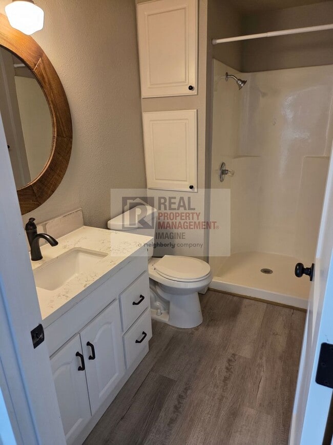 Building Photo - Recently remodeled 3 bedroom, 2.5 bath home