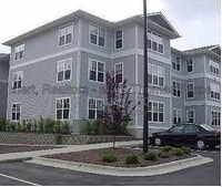 Building Photo - 929 Morreene Rd