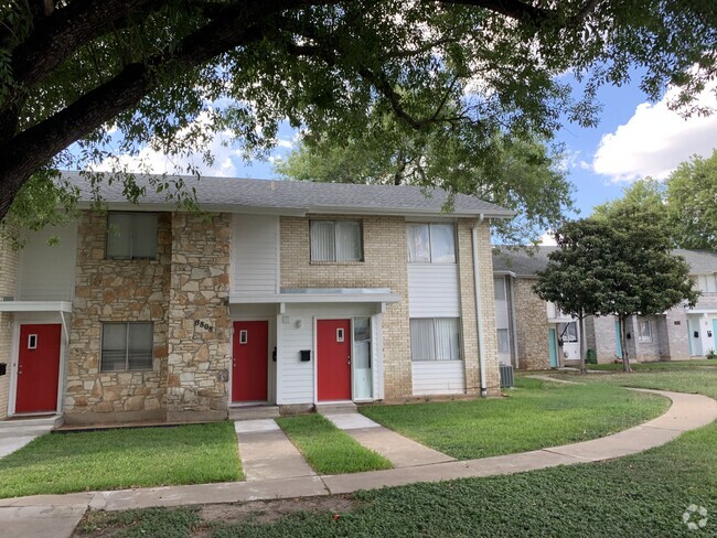 Building Photo - 8808 Dawnridge Circle