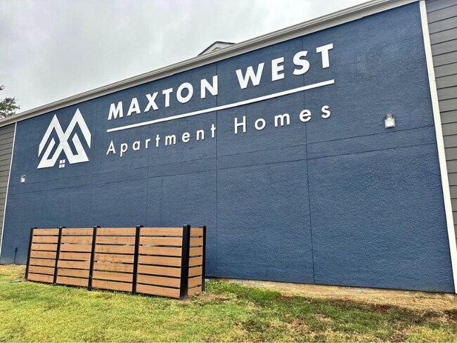 Building Photo - 3203 W Walnut Hill Ln