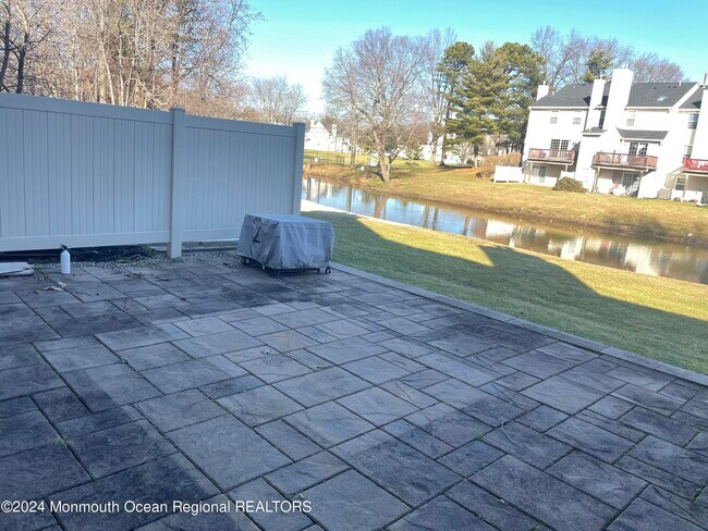 Building Photo - 155 Tanglewood Pl