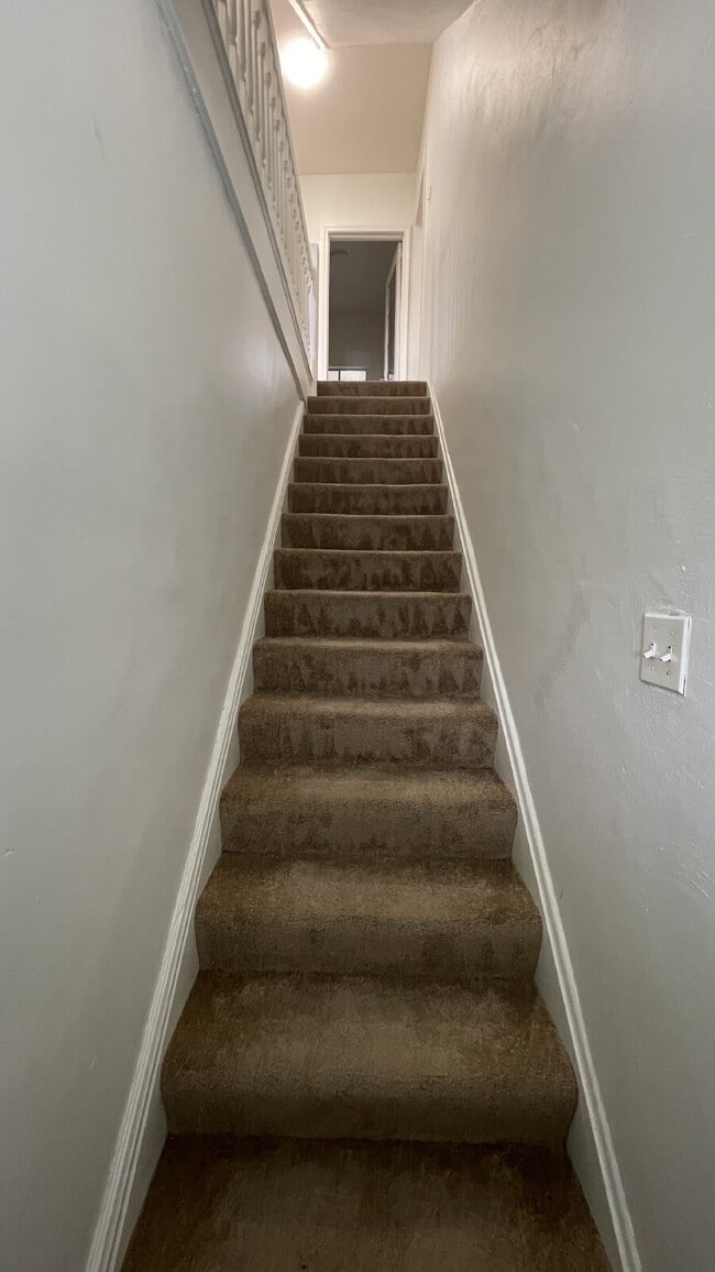 Building Photo - Spacious 3-Bedroom in Bellevue – Minutes from Downtown Pittsburgh!