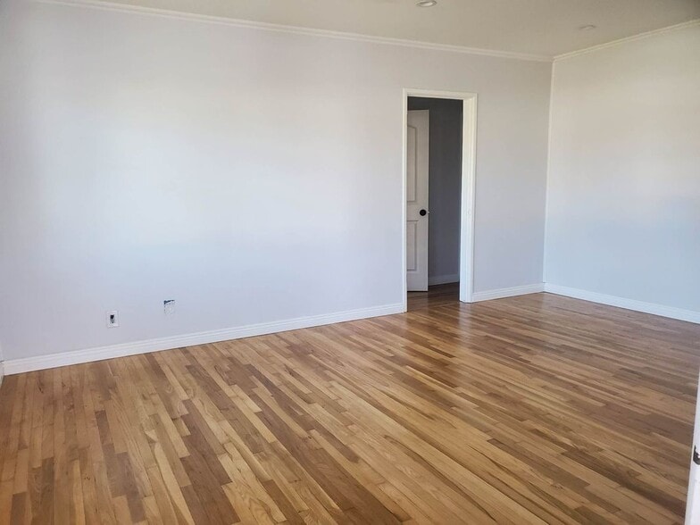 Building Photo - 11541 Robert Ln