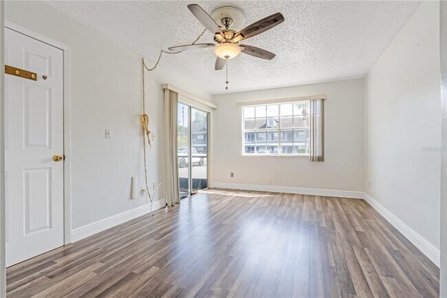Building Photo - 313 Dirksen Dr
