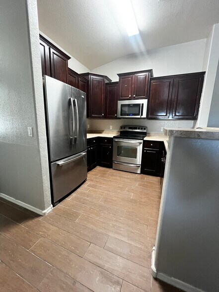 Building Photo - 356 N 169th Ave