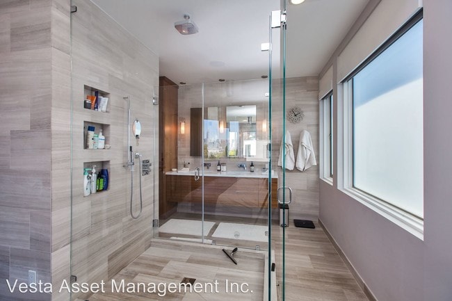 Building Photo - 2311 19th St