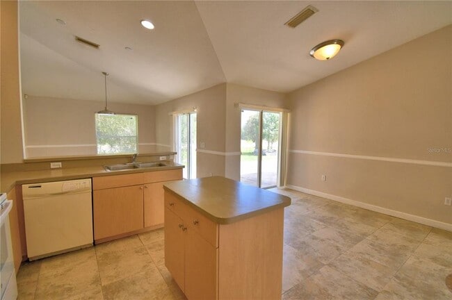 Building Photo - 223 Grouper Ct