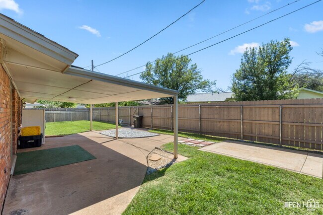 Building Photo - 4805 Big Bend Dr