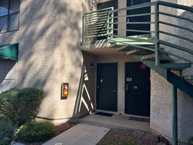 Building Photo - Fully Furnished Ground-Floor Condo with Po...