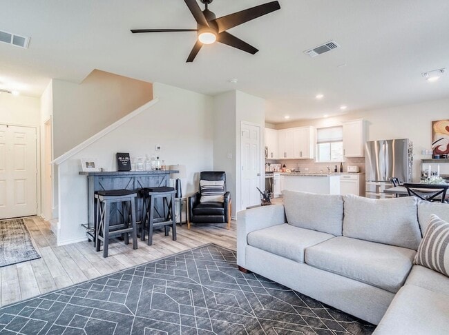 Building Photo - 624 Pepperbark Loop