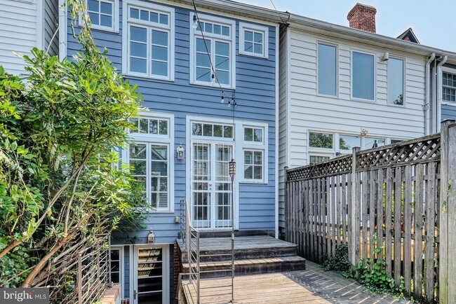 Building Photo - 2428 Tunlaw Rd NW