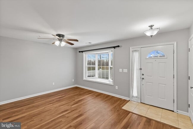 Building Photo - 1900 Lennox Dr