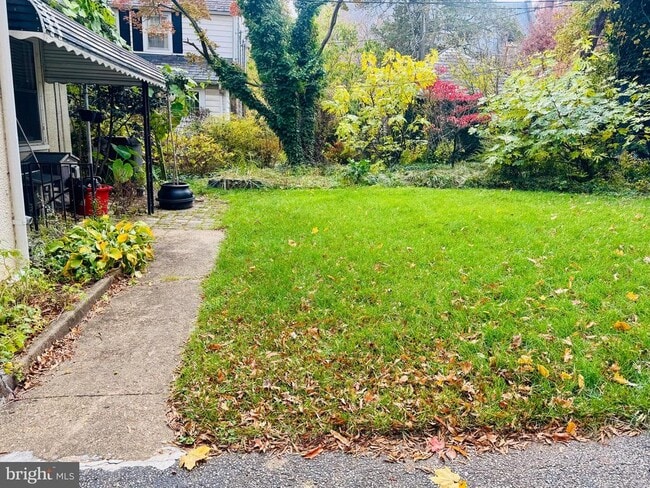 Building Photo - 3902 Hadley Square W