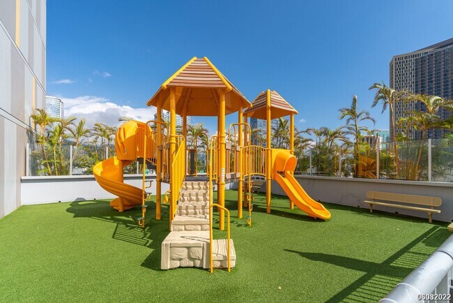 Building Photo - 988 Halekauwila St