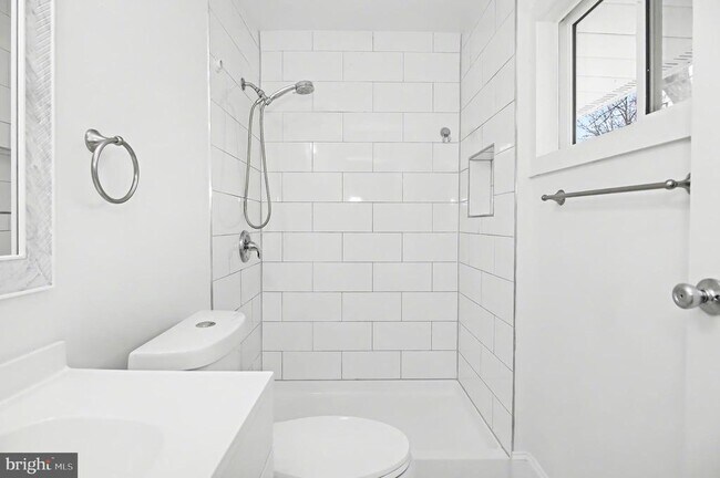 Building Photo - 312 E Gordon St