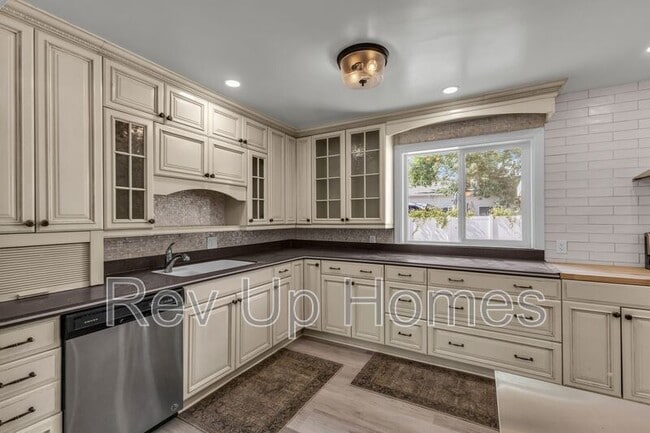 Building Photo - 309 E State Rd