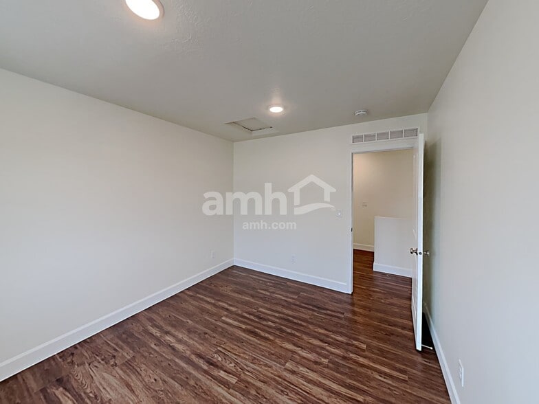Building Photo - 2613 W 3340 S