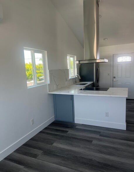 Building Photo - 14726 Gandesa Rd