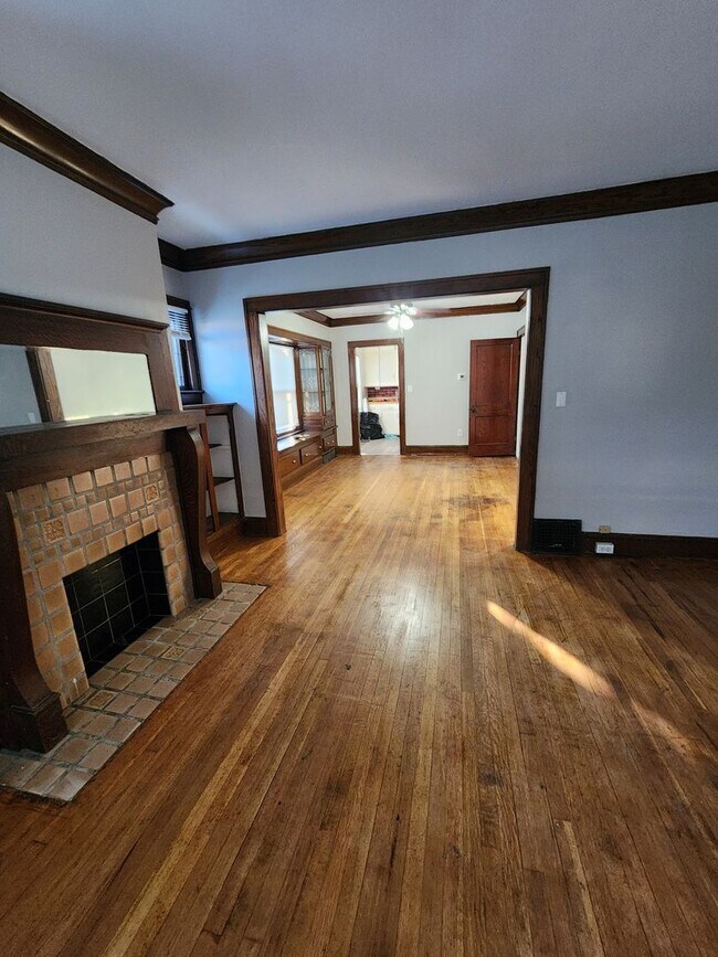 Building Photo - Kendall2550