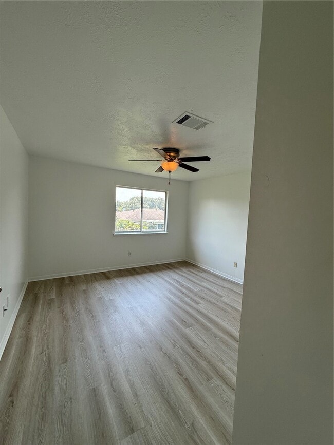 Building Photo - 17011 Macleish Dr