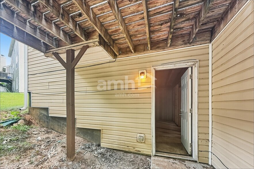 Building Photo - 3094 Lonetree Point