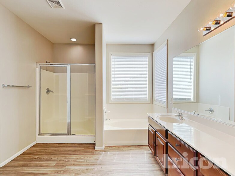 Building Photo - 3227 W White Canyon Rd