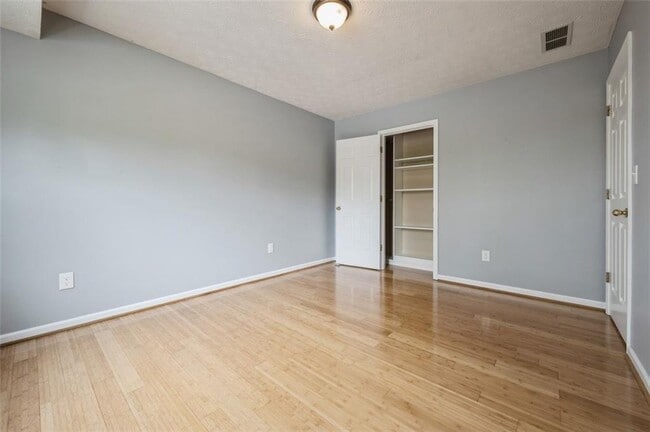 Building Photo - 3635 Darwin Pl