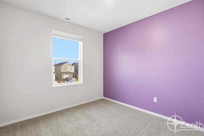 Building Photo - 7805 NE 100th Cir