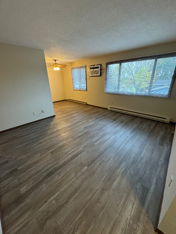 Building Photo - 501 W 8th Ave