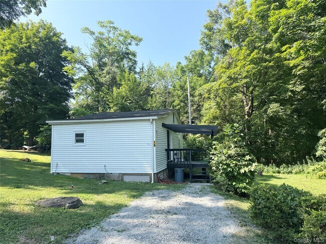 Primary Photo - 21 De Russey Ln