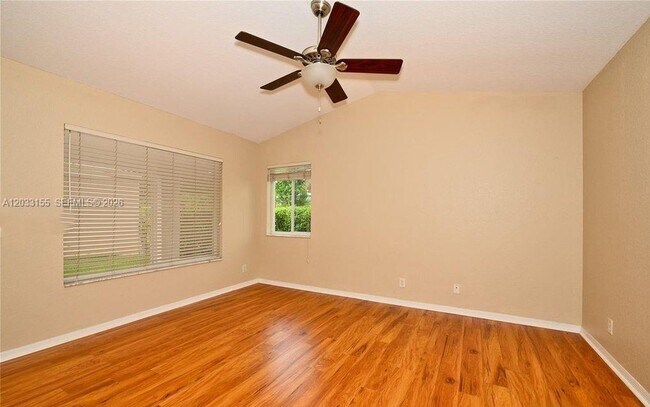 Building Photo - 1530 Canary Island Dr