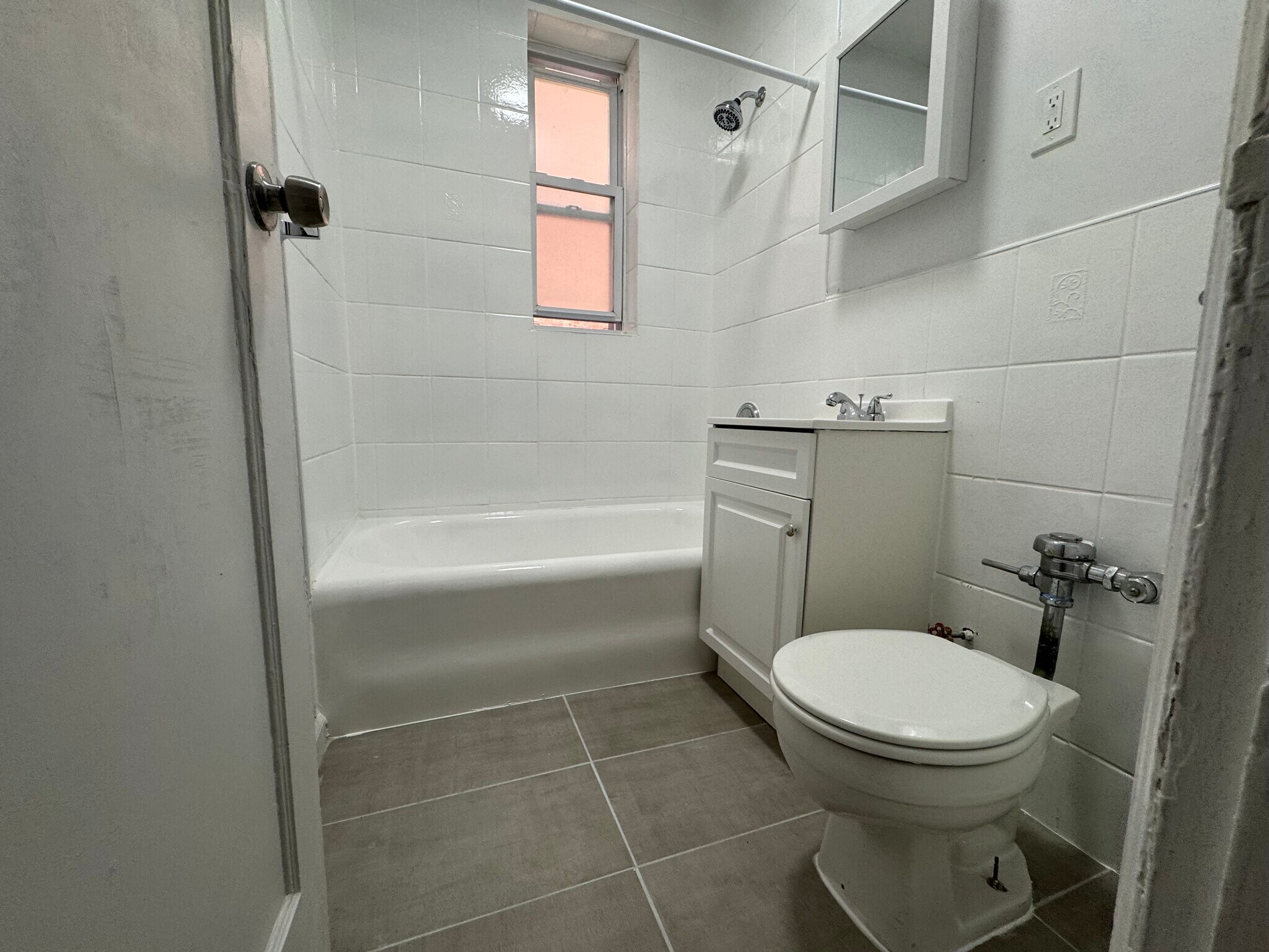 164 Sterling Ave 27 - 165 Sterling Ave