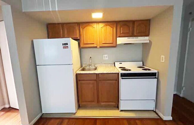 Primary Photo - 539 Lowell Ave