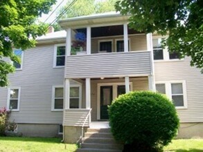 Building Photo - 256 Robbins St