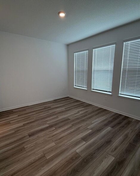 Building Photo - 5726 Gingham Dr