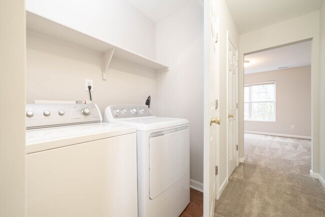 Building Photo - 3 Bedroom 2 1/2 Bathroom Home- Close to Downtown Clayton- Available August 1st!