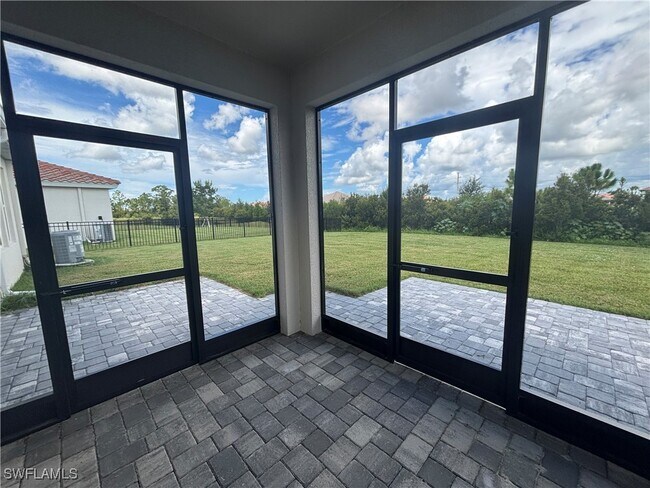 Building Photo - 483 Daylily Blvd