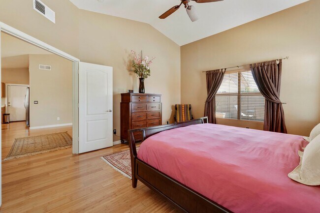 Building Photo - Gorgeous fully furnished home in Gilbert w...
