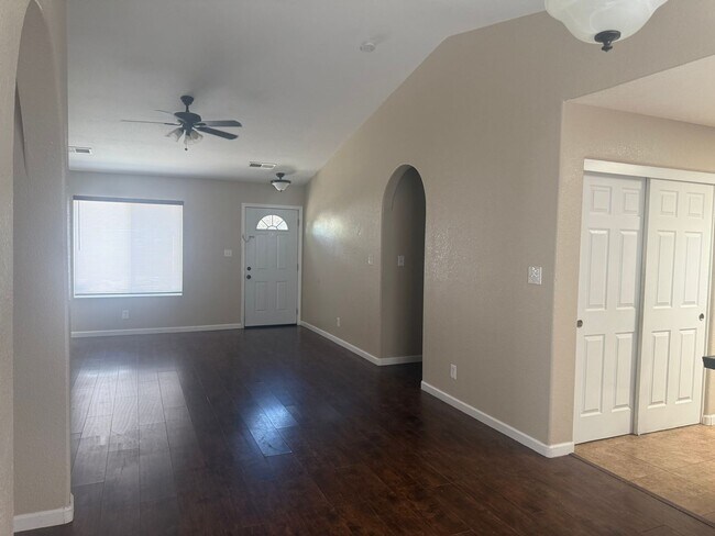 Building Photo - 3401 Misty Meadows Dr NE